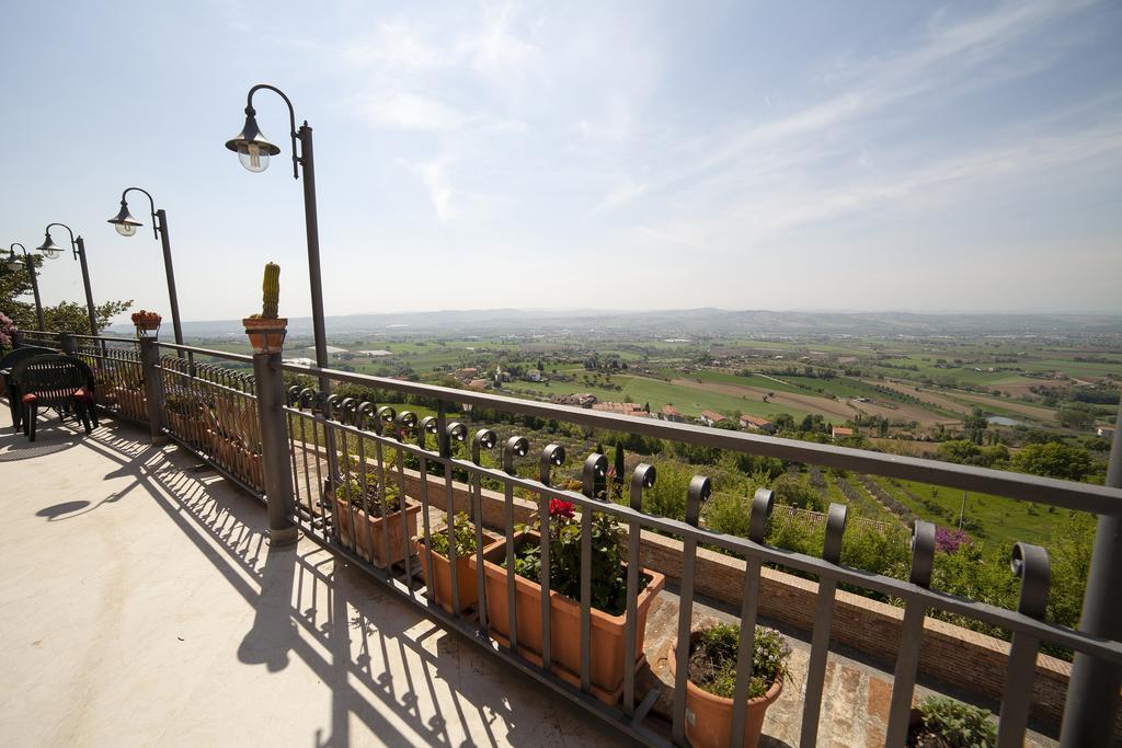 La Luma Hotel Montecosaro  Екстер'єр фото