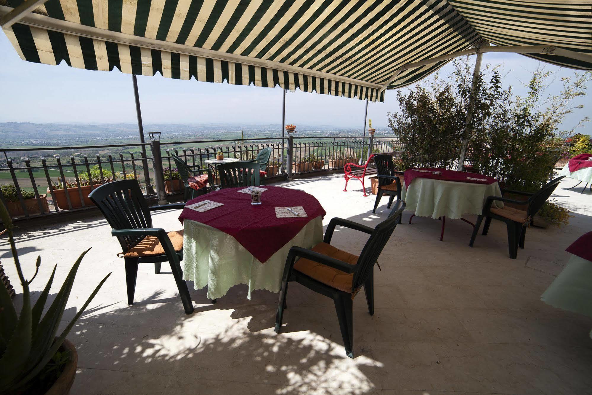La Luma Hotel Montecosaro  Екстер'єр фото